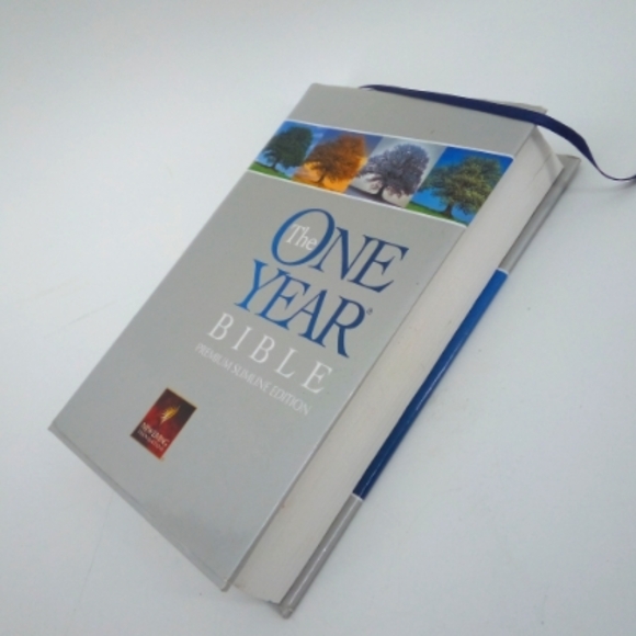 The One Year Bible Premium Slimline New Living Translation Hardcover NLT - Picture 3 of 8